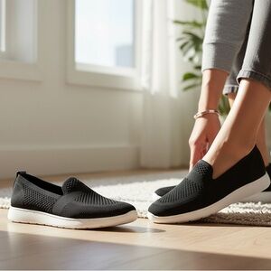 Zero grand by Cole Han Women's Black Slip-On Shoes size 7B used